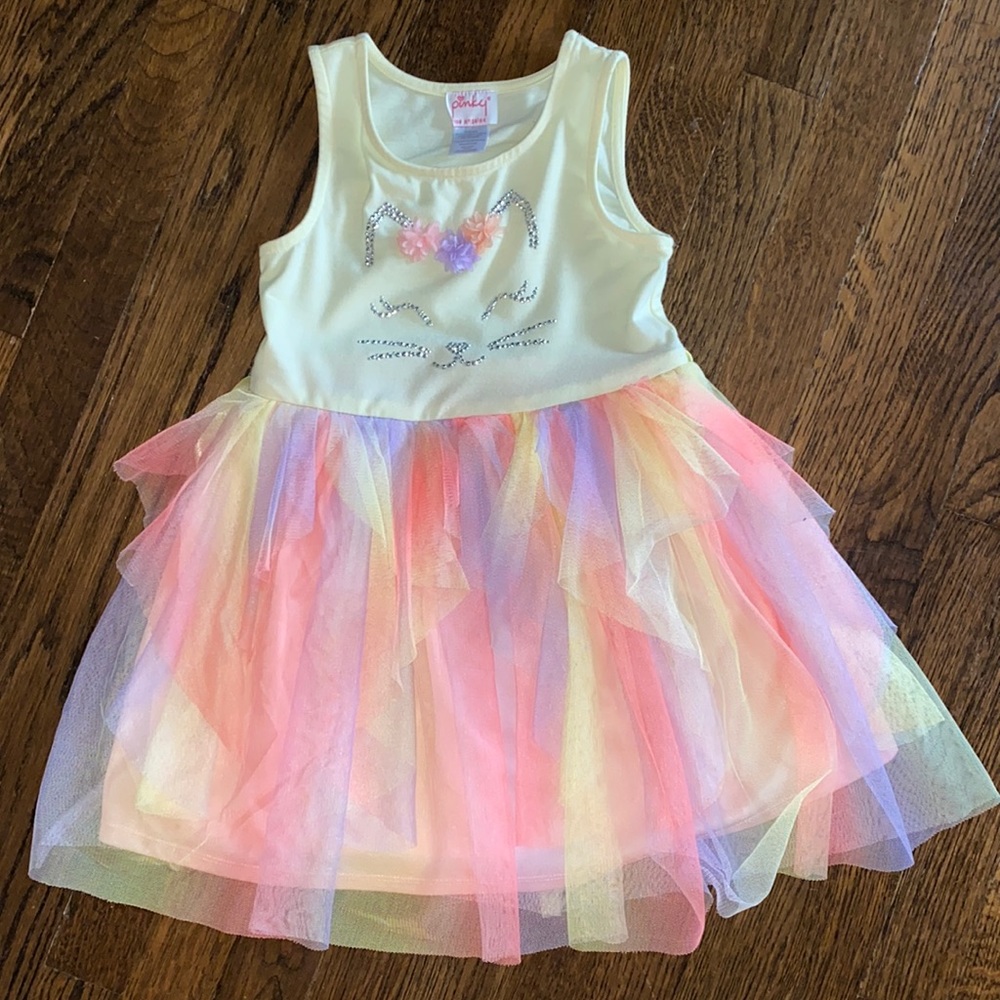 Beautiful tulle dress with Cat in Girls size 6